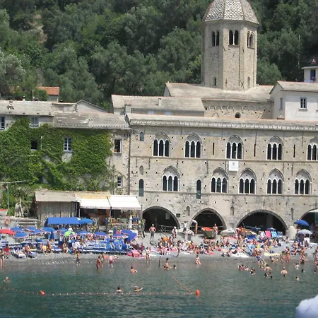 Escape Near Cinque Terre *