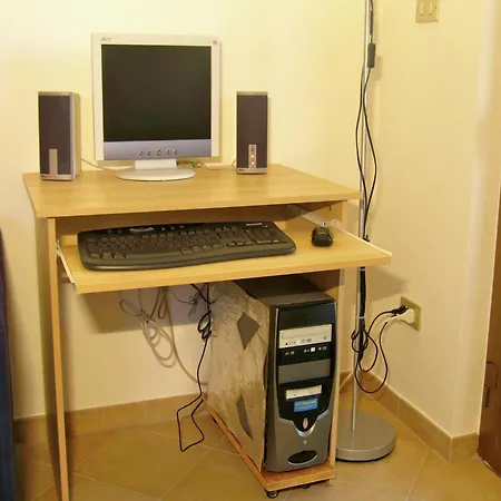 Escape Near Cinque Terre Nyaraló